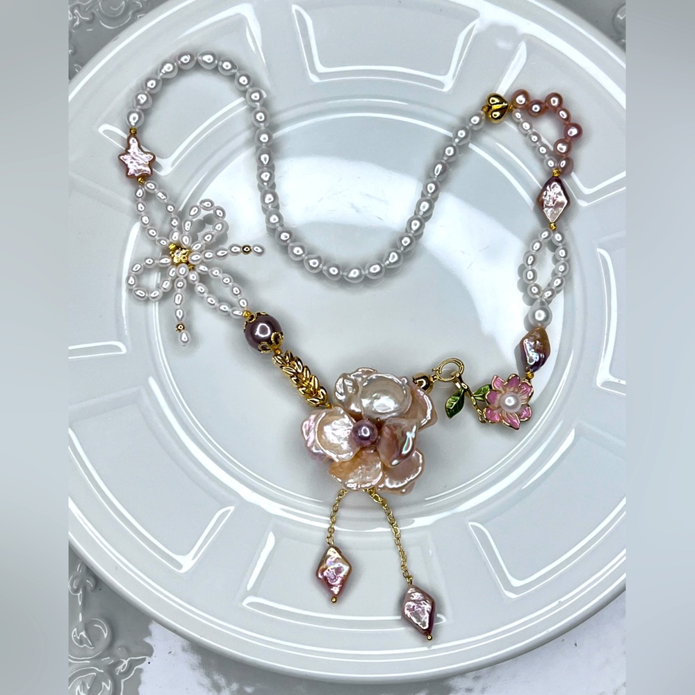 😍😍 Handmade Premium Freshwater Keshi Pearl Flower 🌺 🎀 Braided Necklace
